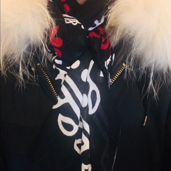 Black Oblong Colorful floral scarf - Picture 7 of 7